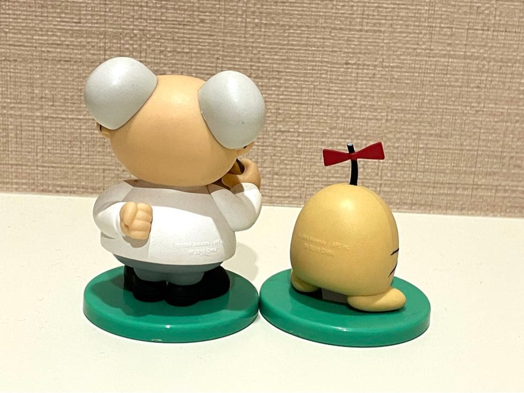 MOTHER2 ミニフィギュアコレクション　アンドーナツ博士、どせいさん