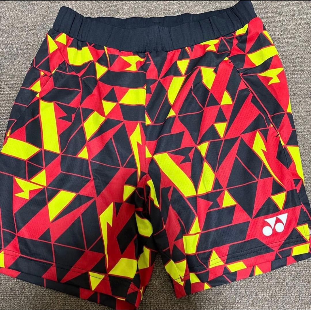 YONEX　ハーフパンツ　Mサイズ　柄パン　幾何学模様
