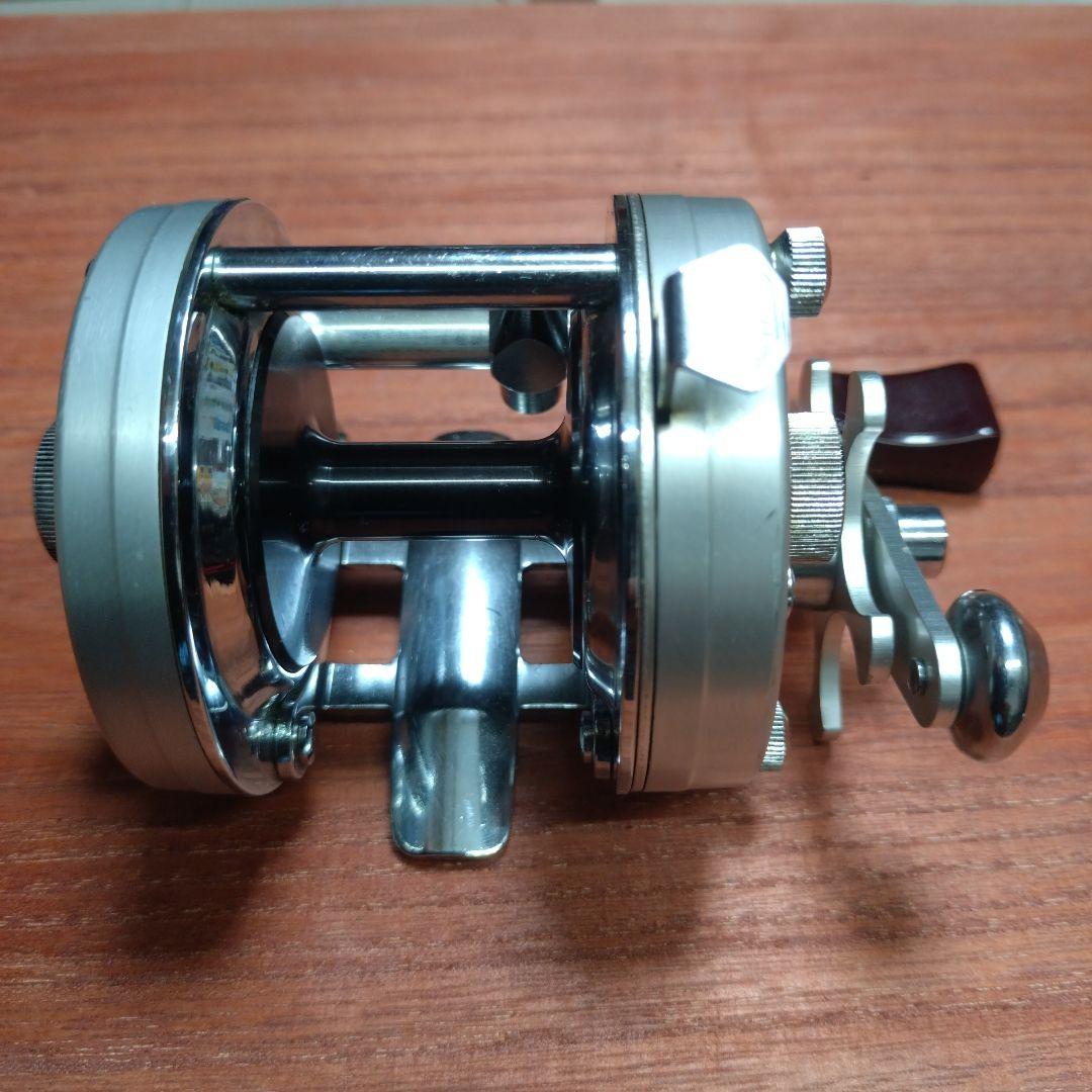 オールドリール　ダムクイック　700B ベイトリール