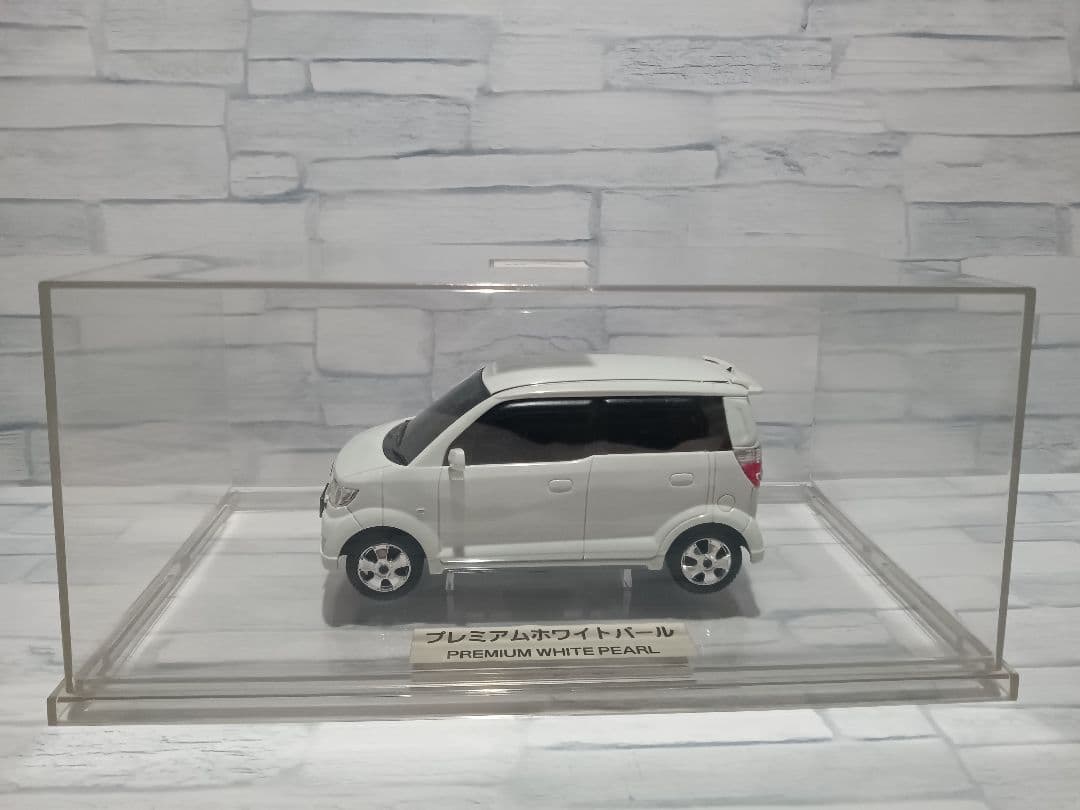 1/24 ホンダ　カラーサンプル　ミニカー　ゼスト　モデューロエアロ　ホワイト