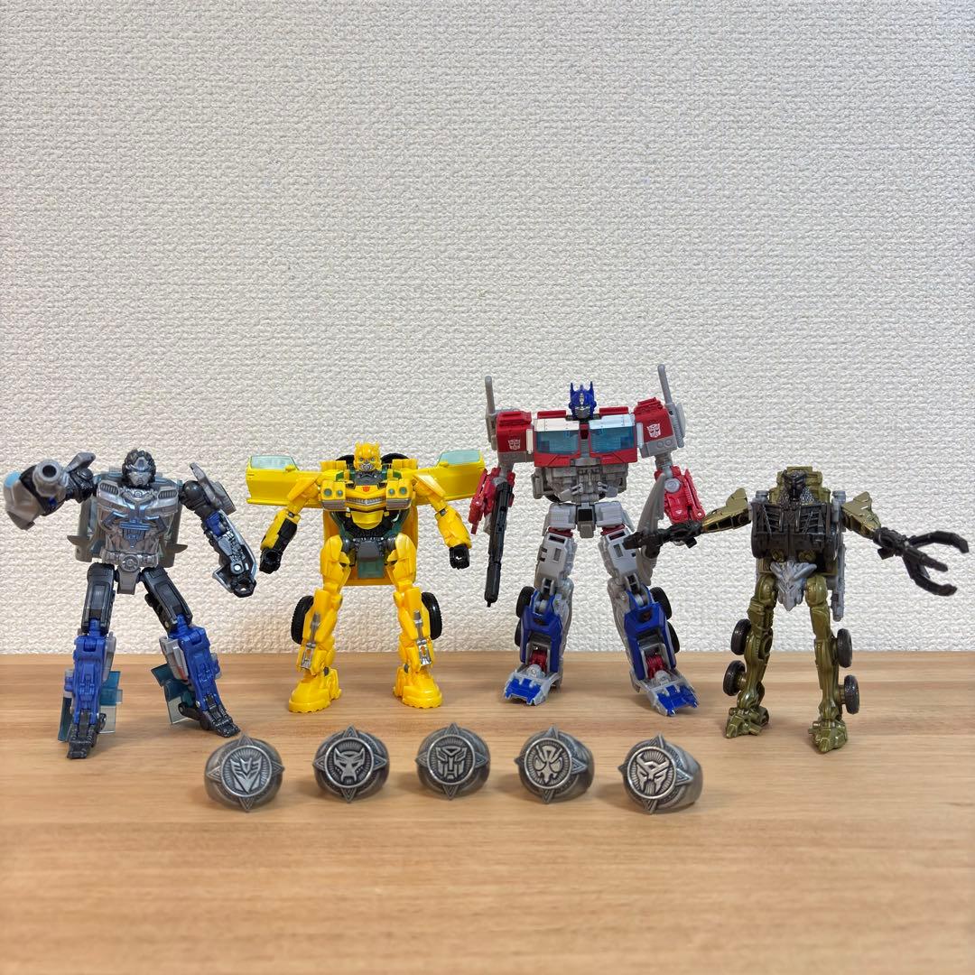 トランスフォーマー フィギュアセット& インシグニアリングセット