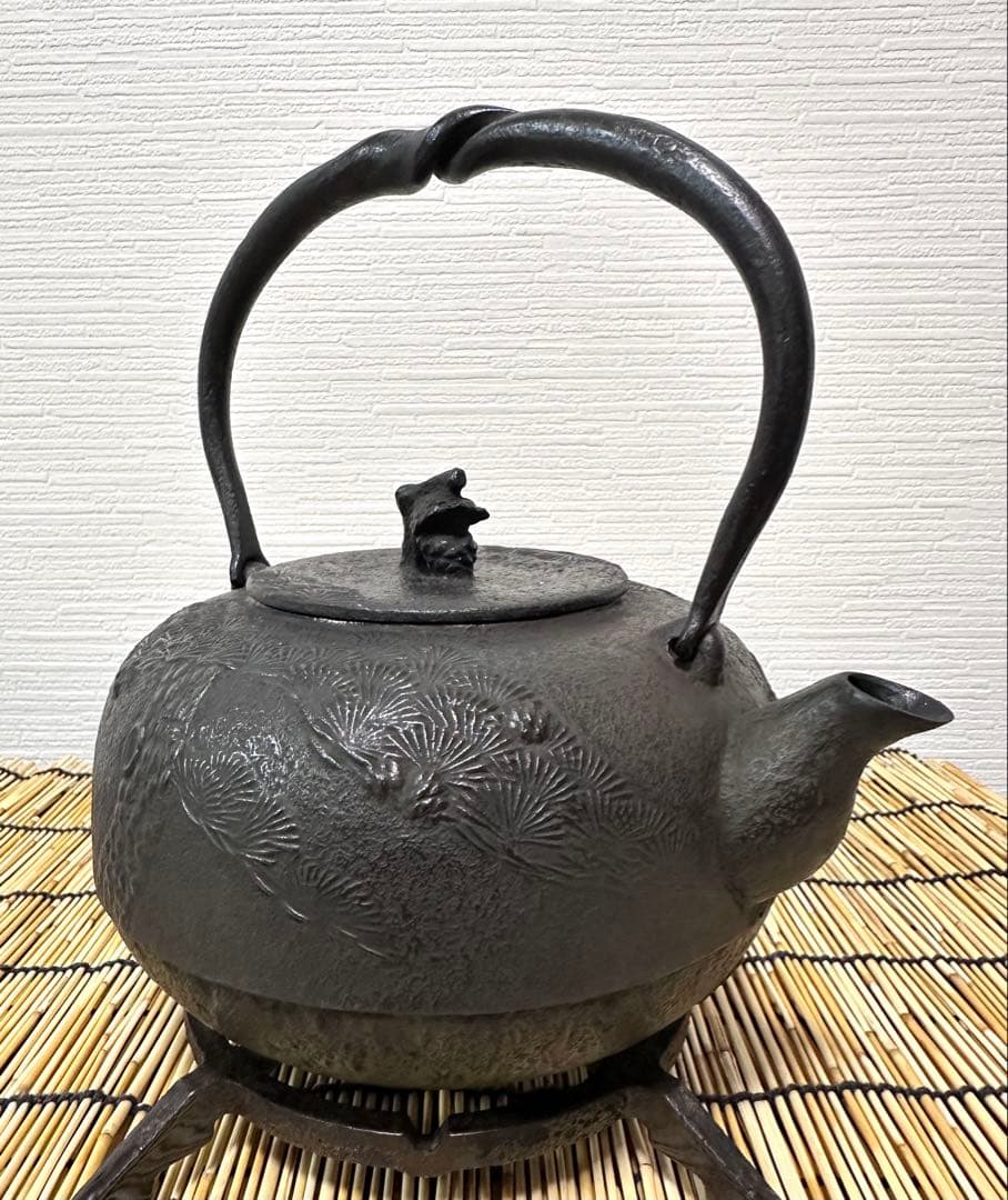 未使用品、付属品付　南部秀山堂南部伝統工芸士 佐藤 勝弘造　柚子松　南部鉄瓶