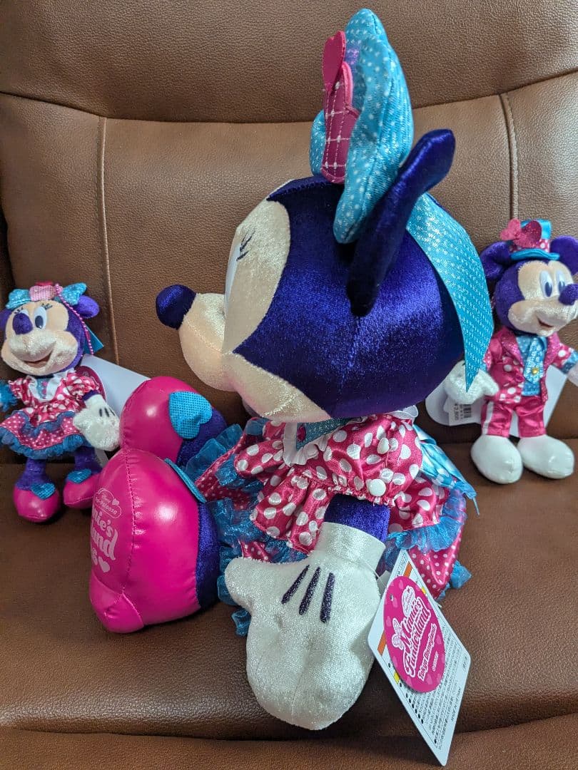 ディズニーランド パルパルーザ ミニーぬいぐるみとミニーミッキー バッチ