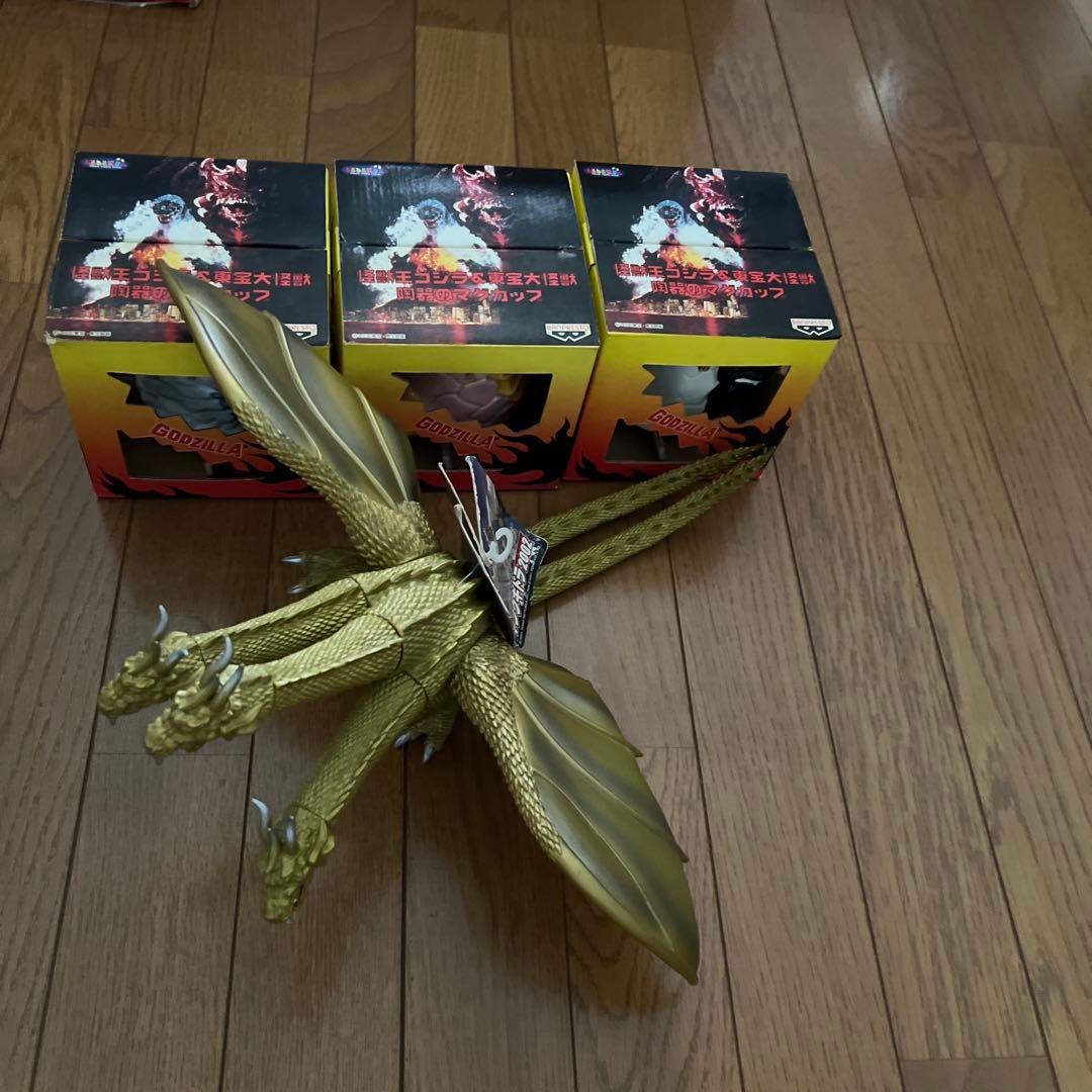 ゴジラ キングギドラ 2002フィギュア&陶器のマグカップ⭐︎4点セット