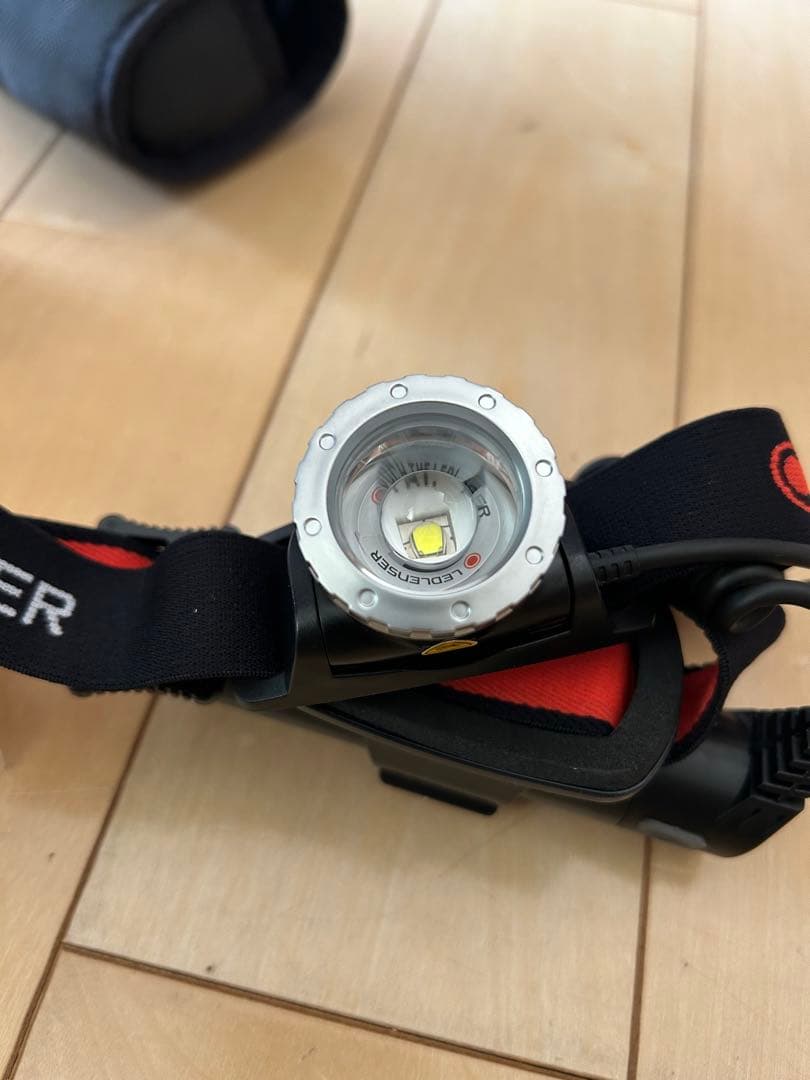LEDLENSER H8R ヘッドランプ