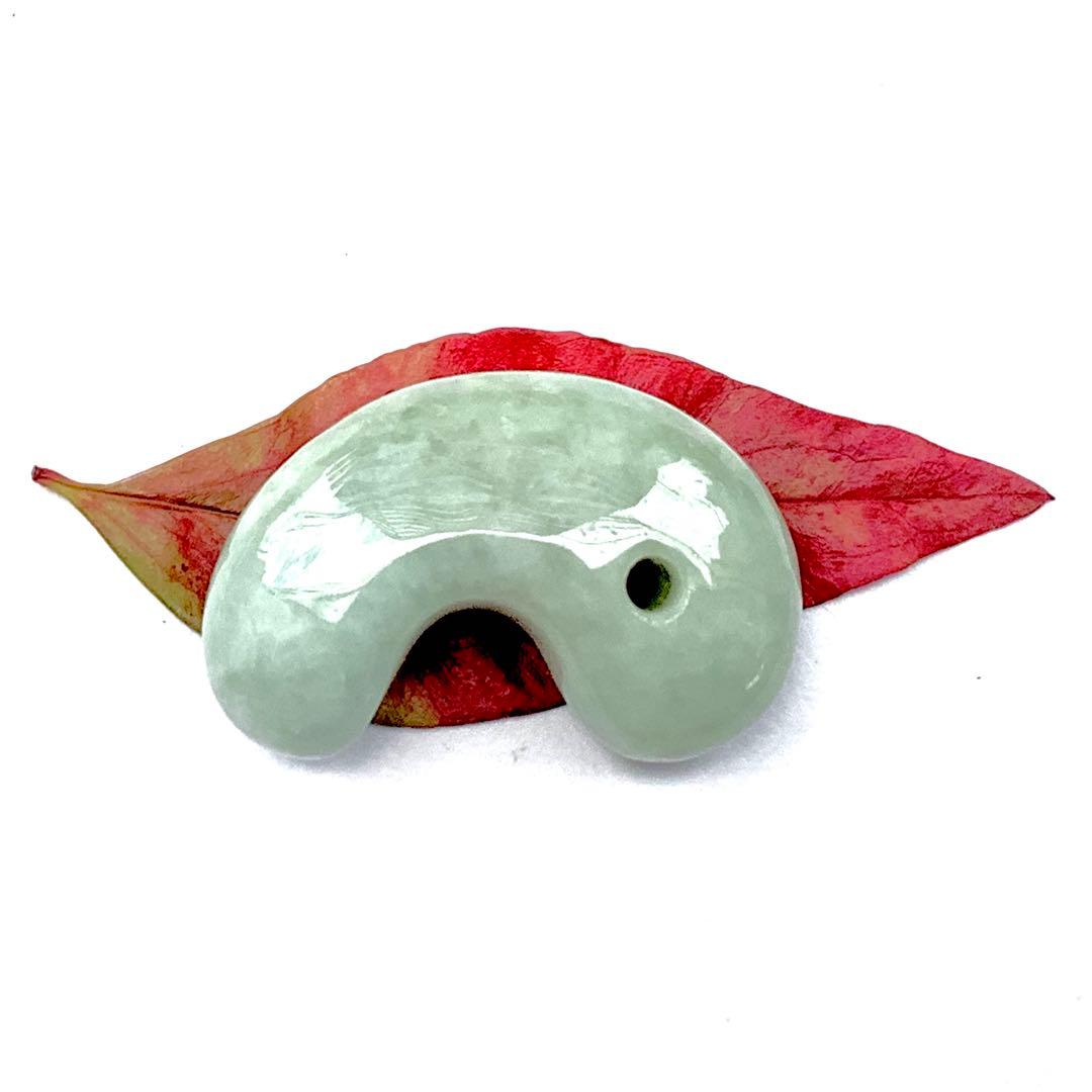 ⭕️摩訶不思議な運気上昇の縁起物‼️　糸魚川翡翠ジェダイト勾玉　鑑別書付　極上品‼️