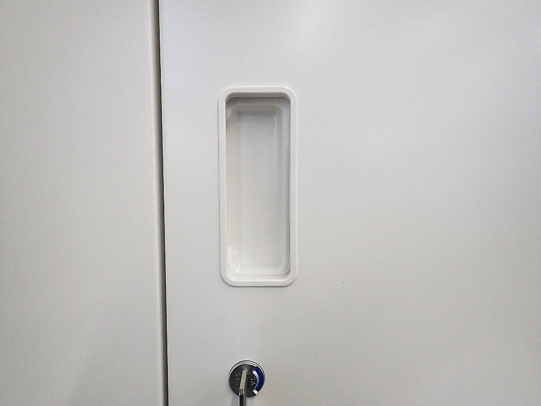 引取り限定　イトーキ　4人用モバイルロッカー　59-0126