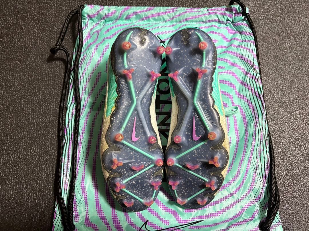 ナイキ ファントム GX エリート FG