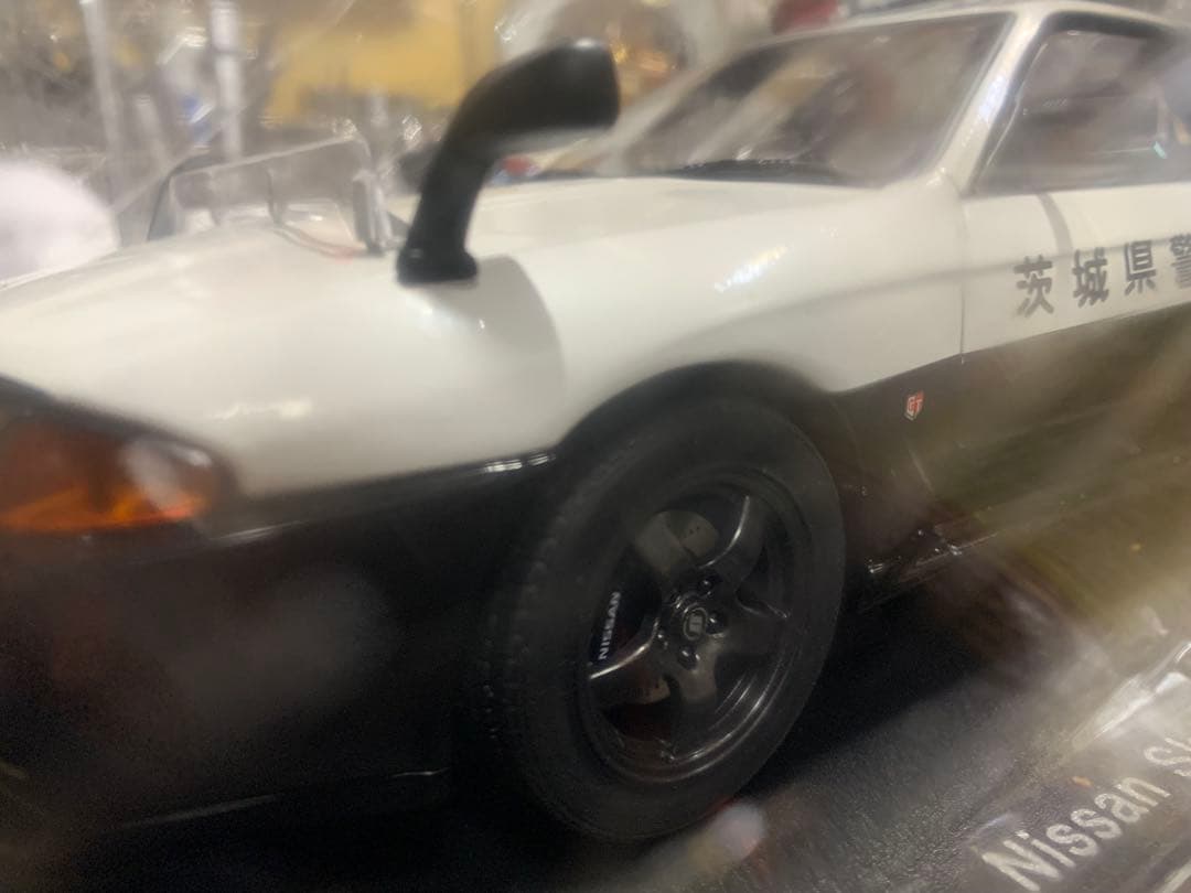 Nissan Skyline GT-R (R32) ポリスカー 限定版