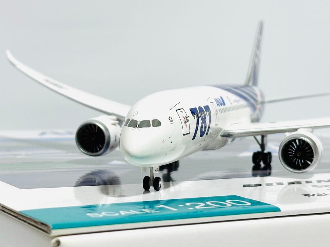 全日空商事 1/200 ANA B787-8 特別塗装 NH20051