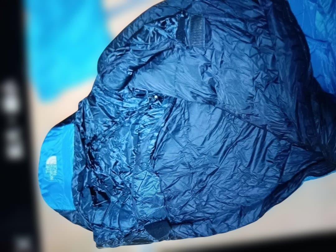 N o r th Face マミー型寝袋紺　①