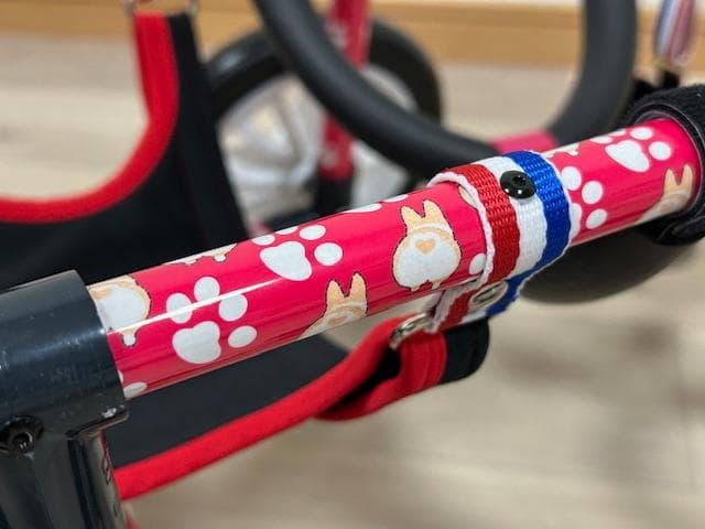 犬用車椅子、コーギー用４輪車、犬の車椅子