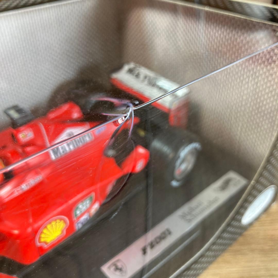 ホットウィール1/18 フェラーリ F2001 Mシューマッハ マルボロカスタム