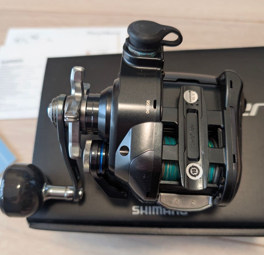 SHIMANO シマノ　23 フォースマスター600　リールカバー付き