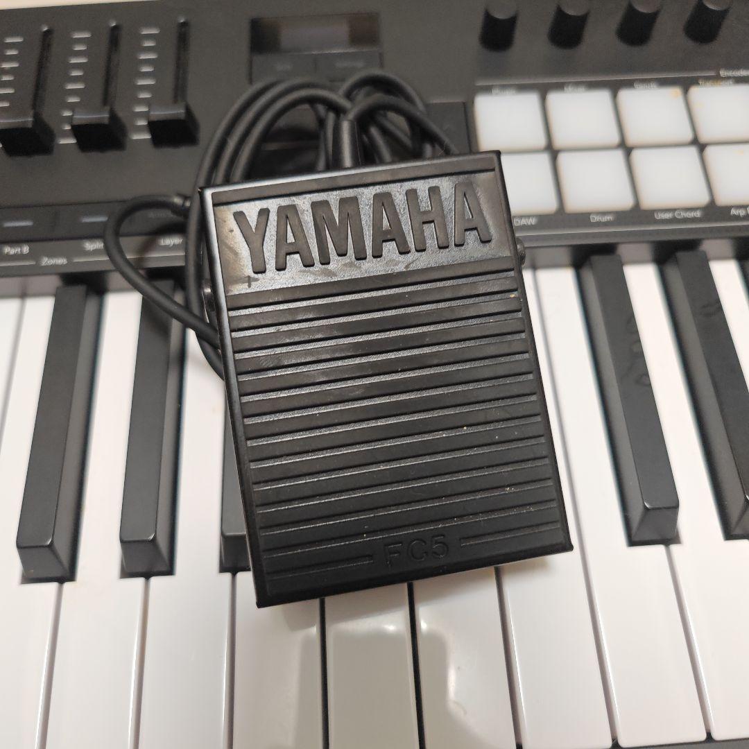 Launchkey 49 MIDIキーボード