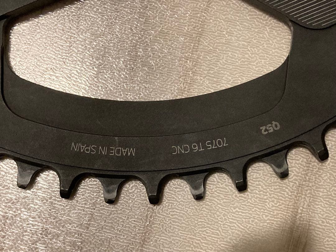 【売切価格】ROTOR Q-RING OVAL SPIDERING 52T