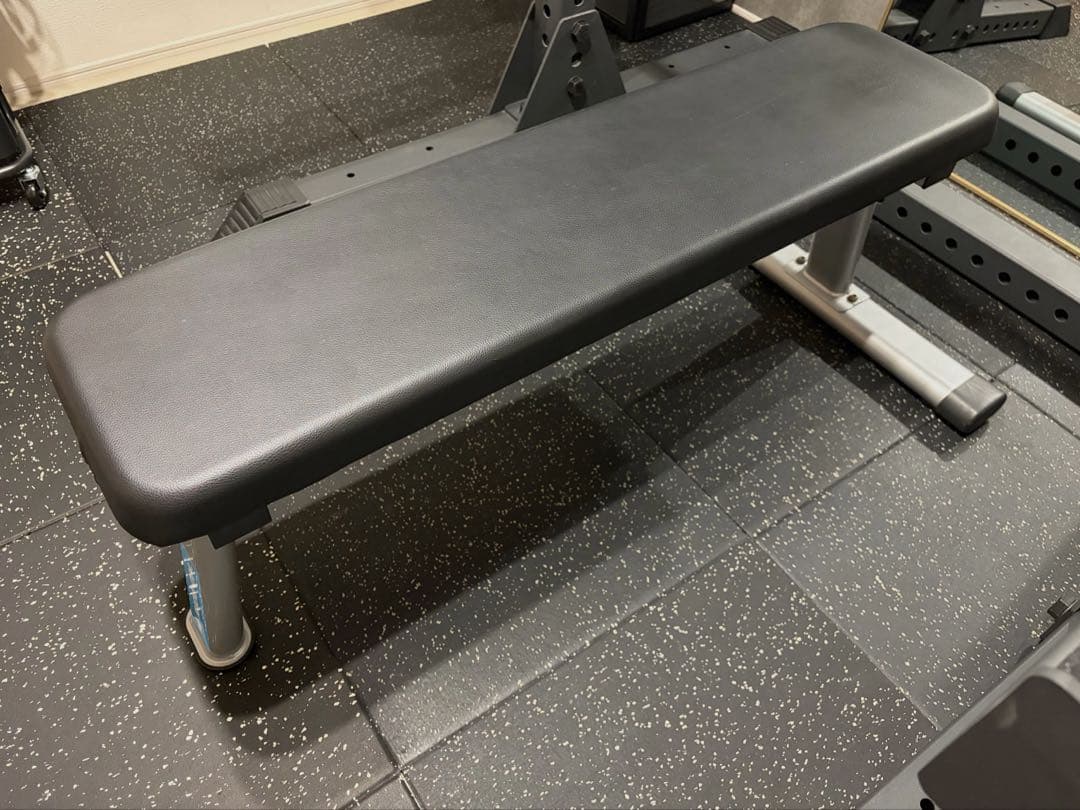 【直接引渡し可】フラットベンチ トレーニングベンチ ベンチプレス 黒