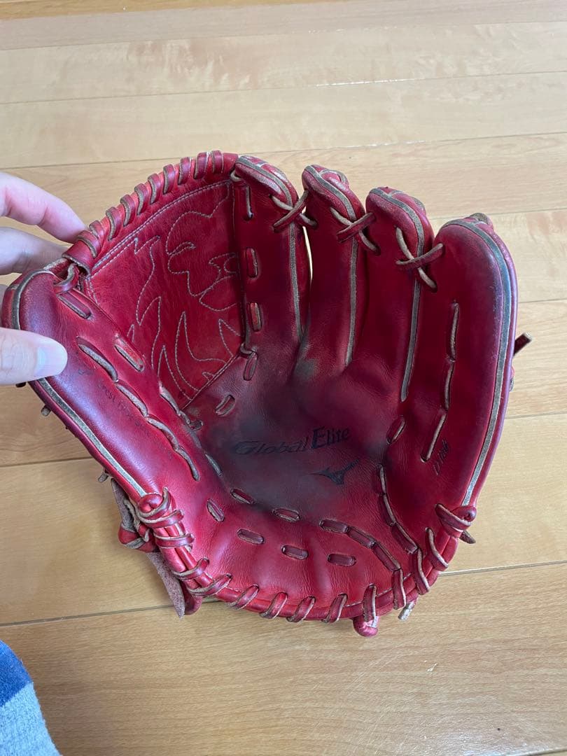 絵*チ様 ミズノ　グローバルエリート 赤 グローブ 投手用　ダイバーシティブルー