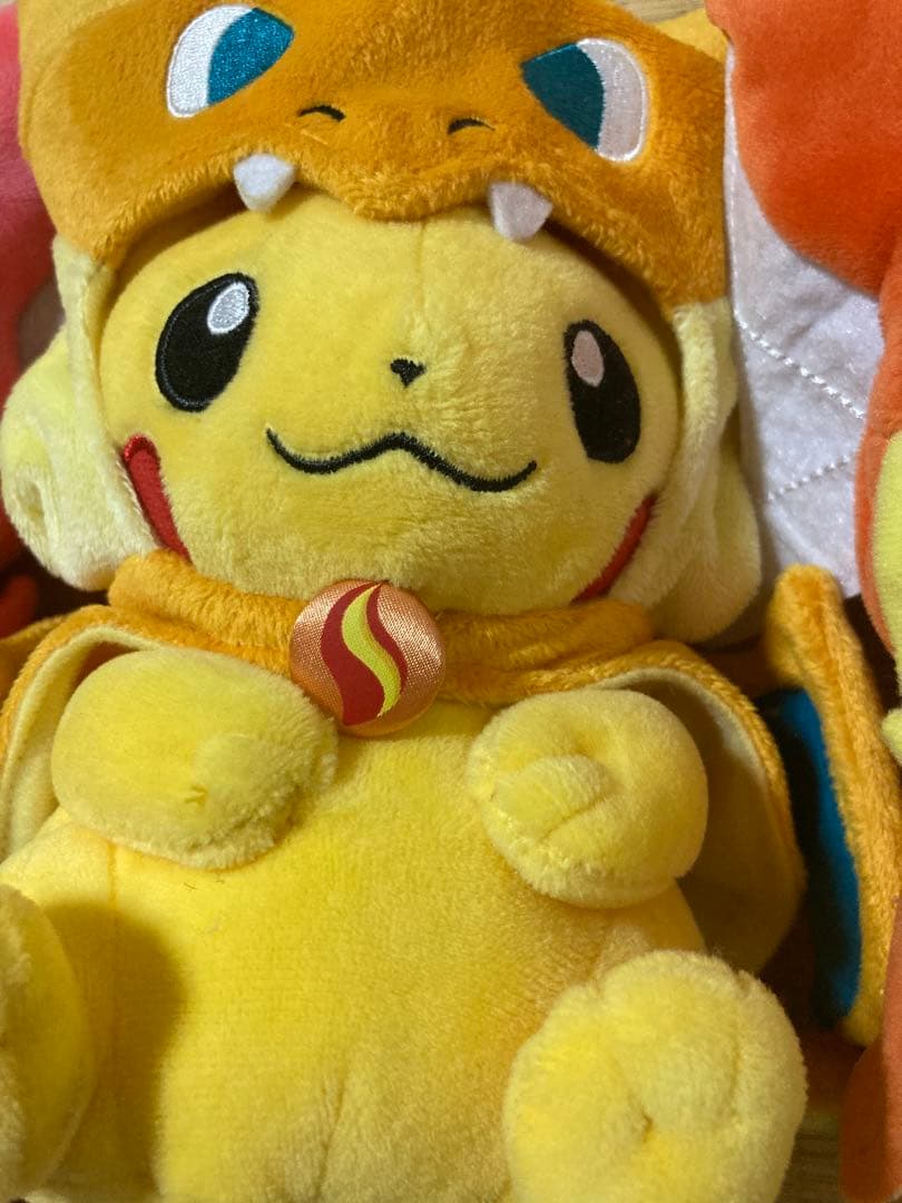 ポケセン限定　ギャラドス、リザードン、コイキングピカチュウぬいぐるみ3点セット