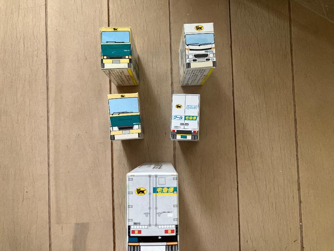 684_ヤマト運輸 トミカサイズミニカー ５台セット ディスプレイケース付