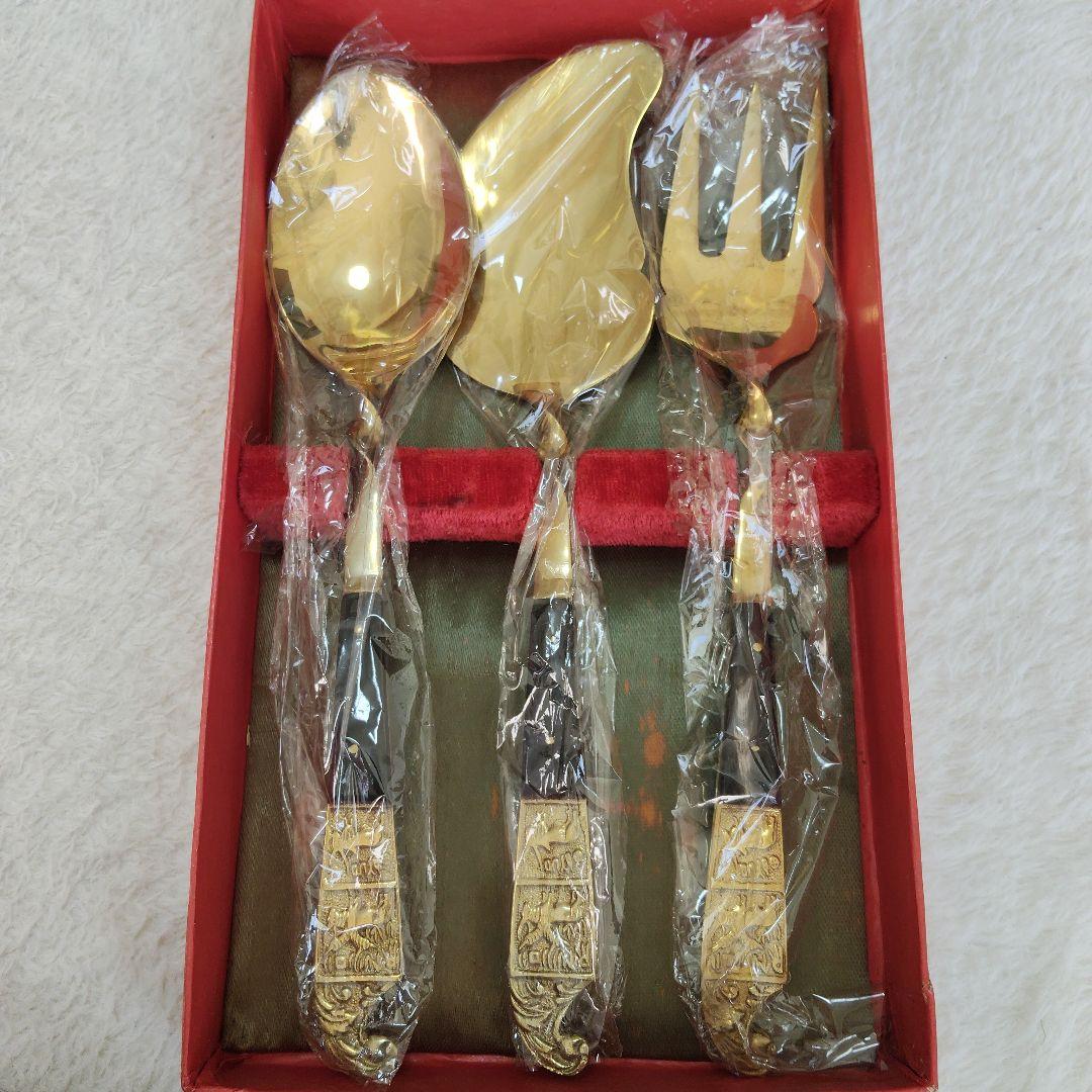 【新品未使用】彫刻ハンドルのカトラリー3点セット アンティーク雑貨 レトロ