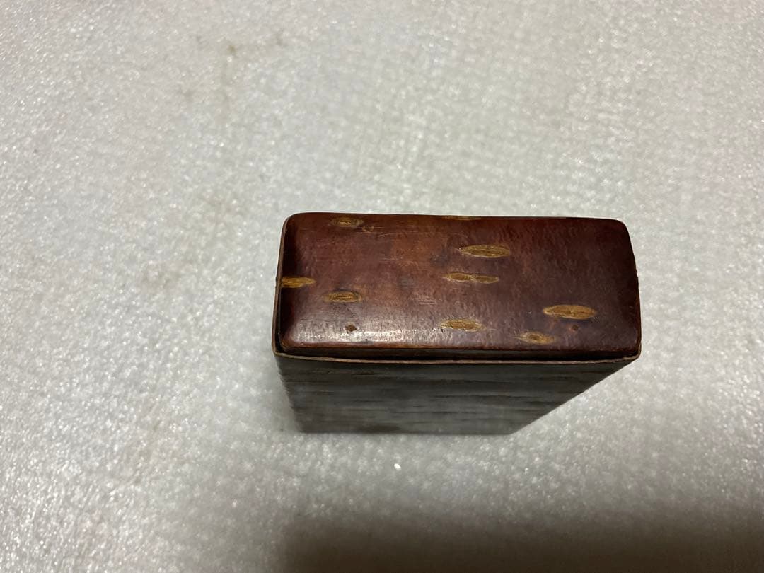 秋田県角館町桜皮細工／菖蒲模様の煙草入れ【民芸品　未使用品】。