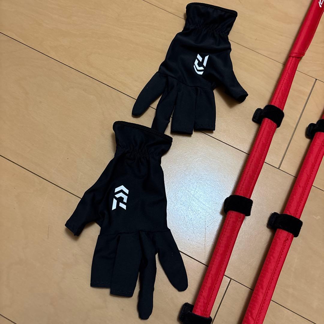 ダイワのズボン、手袋、竿カバーセット