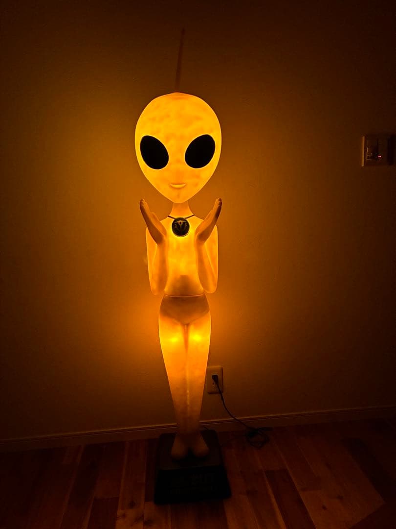 日清カップヌードル　UT ルームライトスタンドライト　バルタン