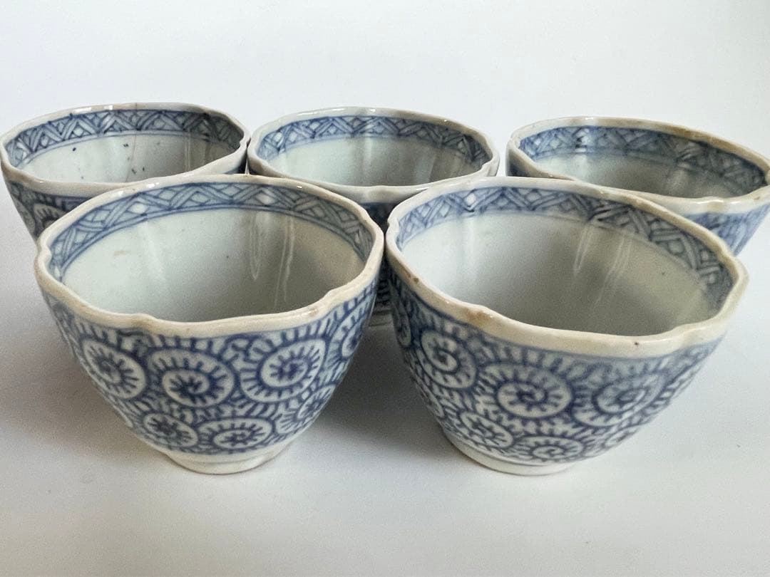 骨董　アンティーク　古伊万里　染付　蛸唐草文様　蕎麦猪口　輪花縁　カップ　5客