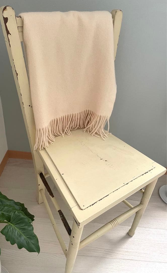フランスアンティークチェア　クリームホワイト　ベッドサイドテーブル　100年以上