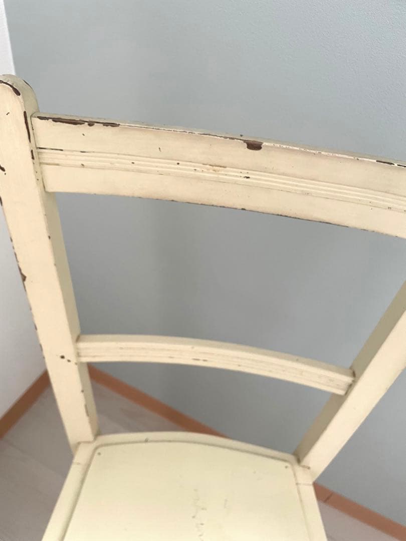 フランスアンティークチェア　クリームホワイト　ベッドサイドテーブル　100年以上