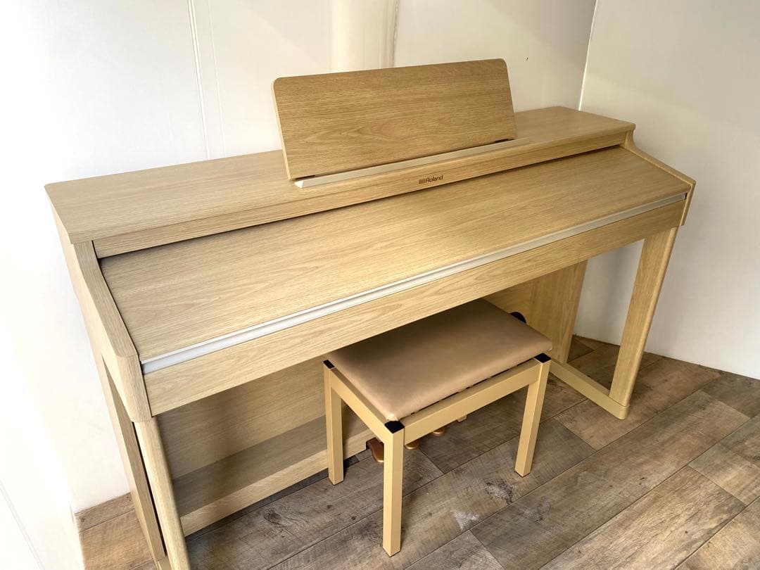 木目がきれいなナチュラルカラー♪Roland RP701 電子ピアノ