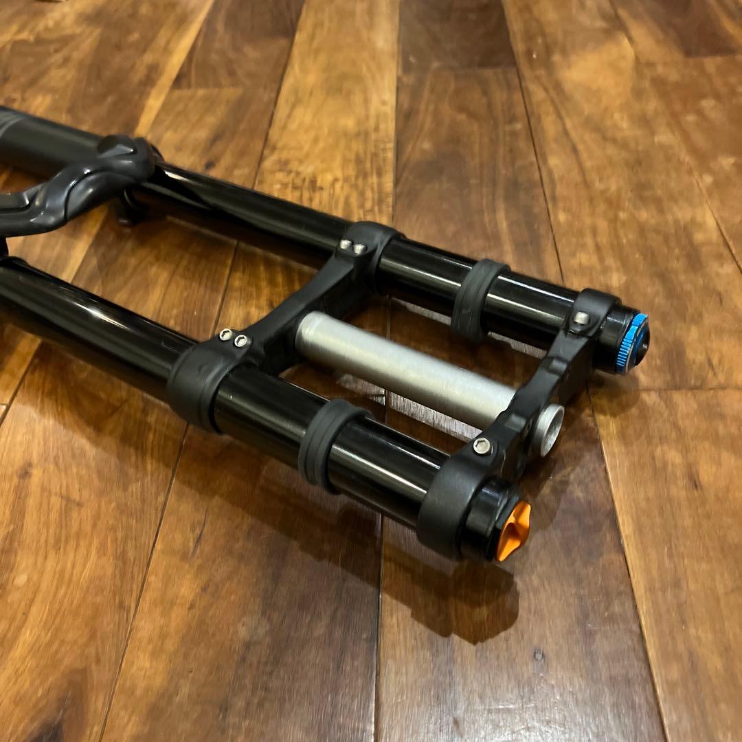 fox 40 27.5 フロントフォーク　サスポンプ付き