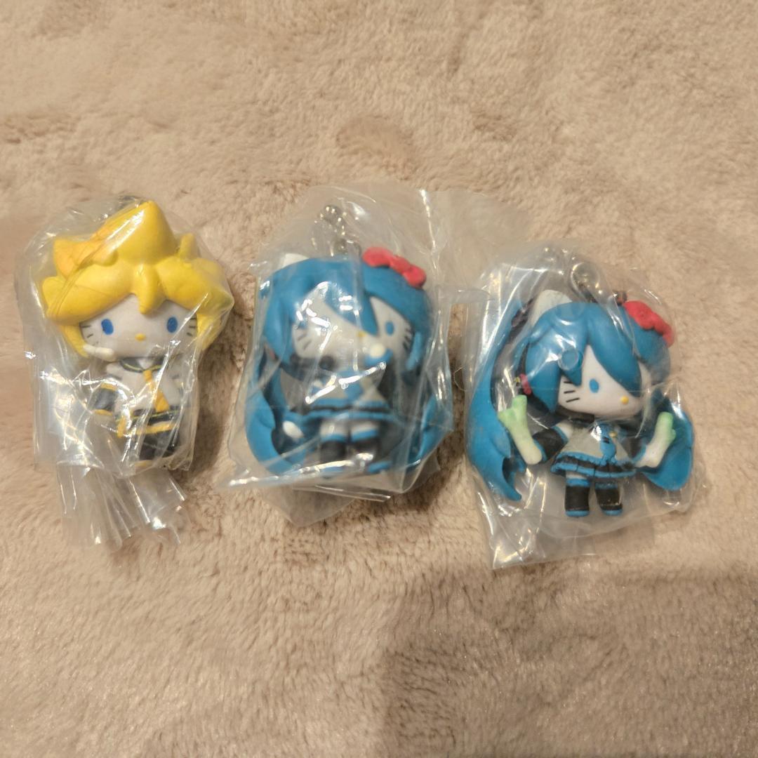 ボカロ　初音ミク　鏡音レン　キティ　ボールチェーン　マスコット　3個セット