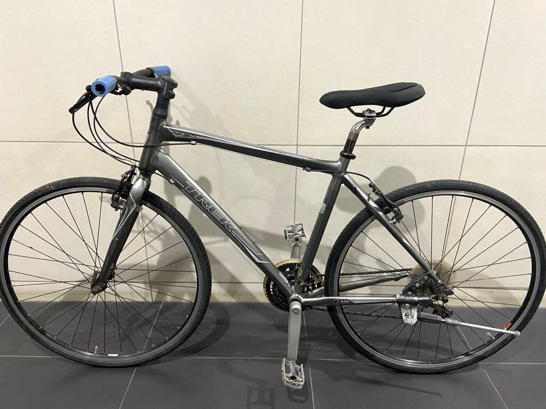 TREK FX7.2 クロスバイク　トレック fx7.3 自転車　fx23415