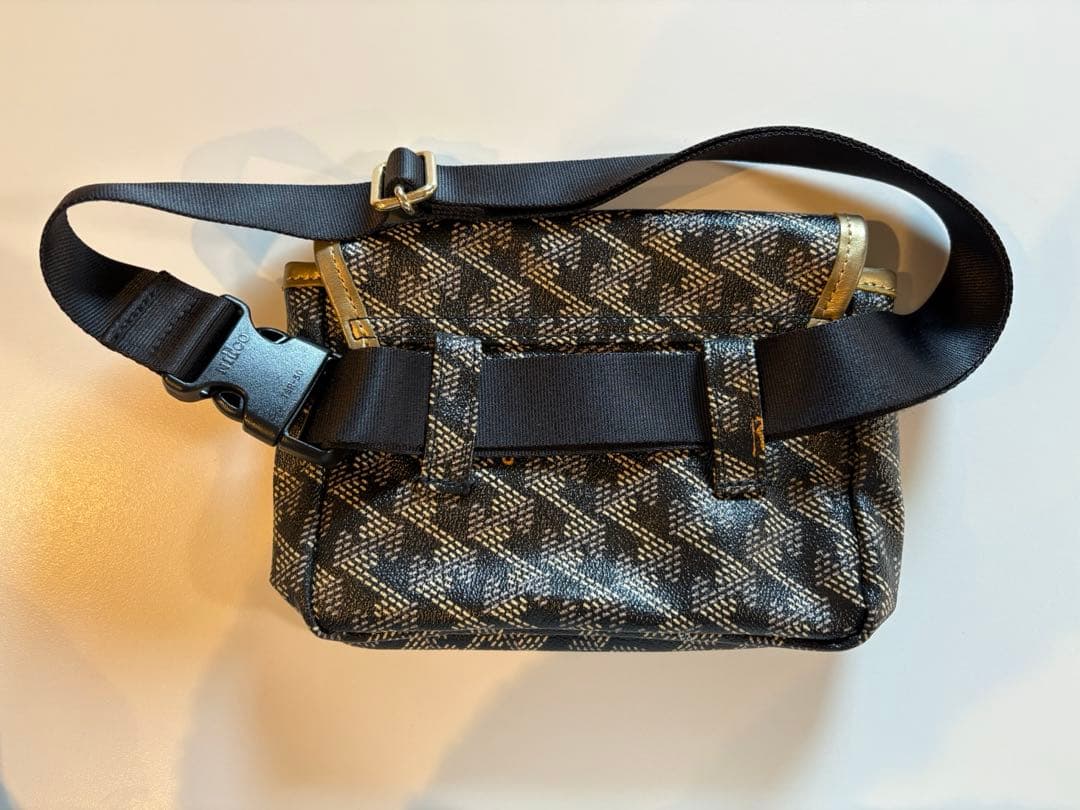 RESURRECTION⭐︎ウエストポーチ