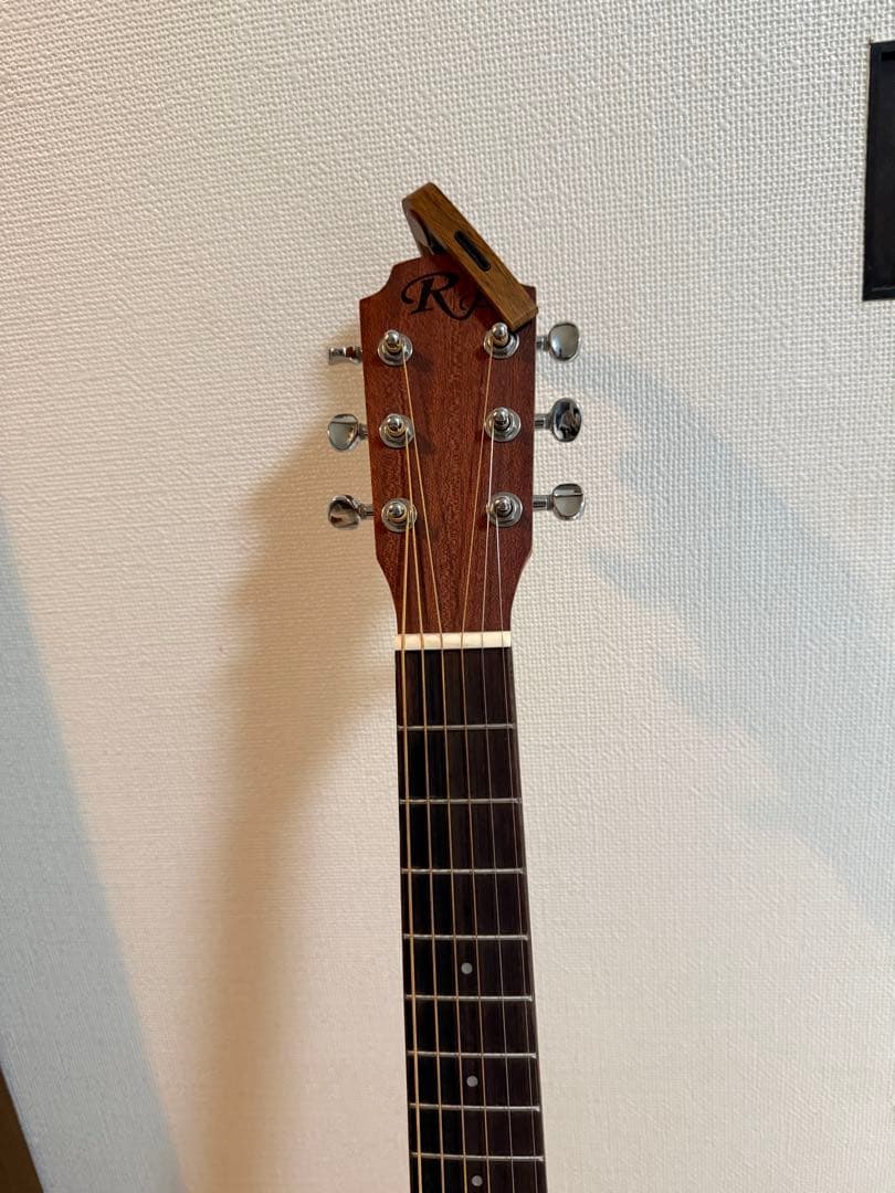 アコースティックギター ステッカー装飾付き