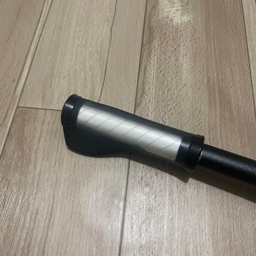 ISOZONE ハンドルバー ブラック/シルバー