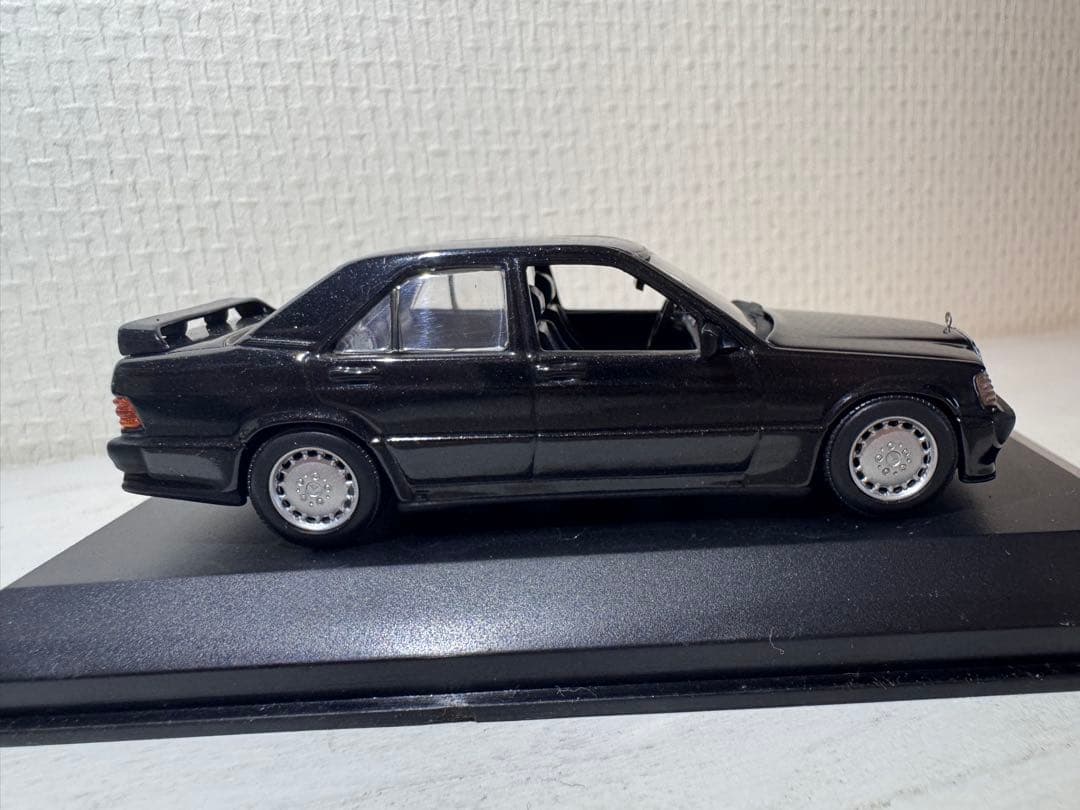 MINICHAMPS メルセデス 190E 2.3-16 1984 1/43