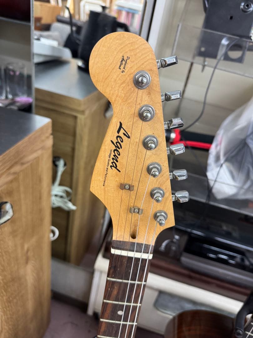 E1000 regend guitar レジェンド　エレキギター 赤　ギター　左