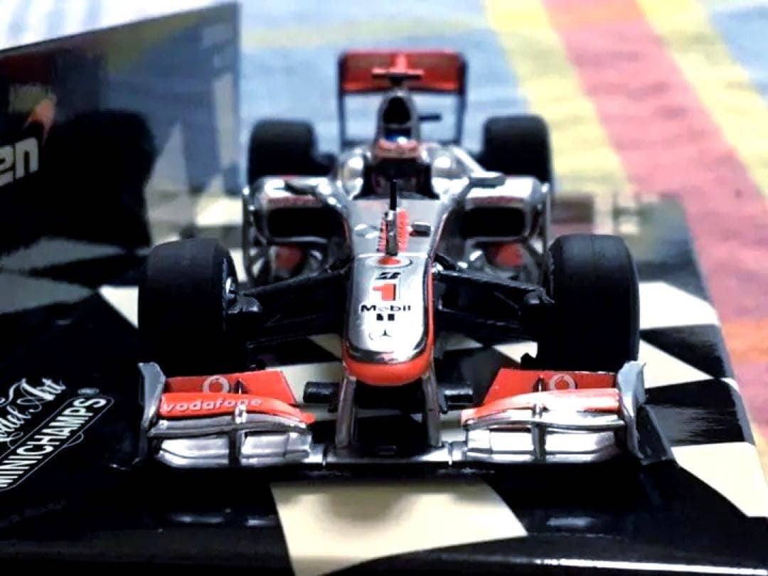 ミニチャンプス 1/43 マクラーレン・メルセデス MP4-25 J. バトン