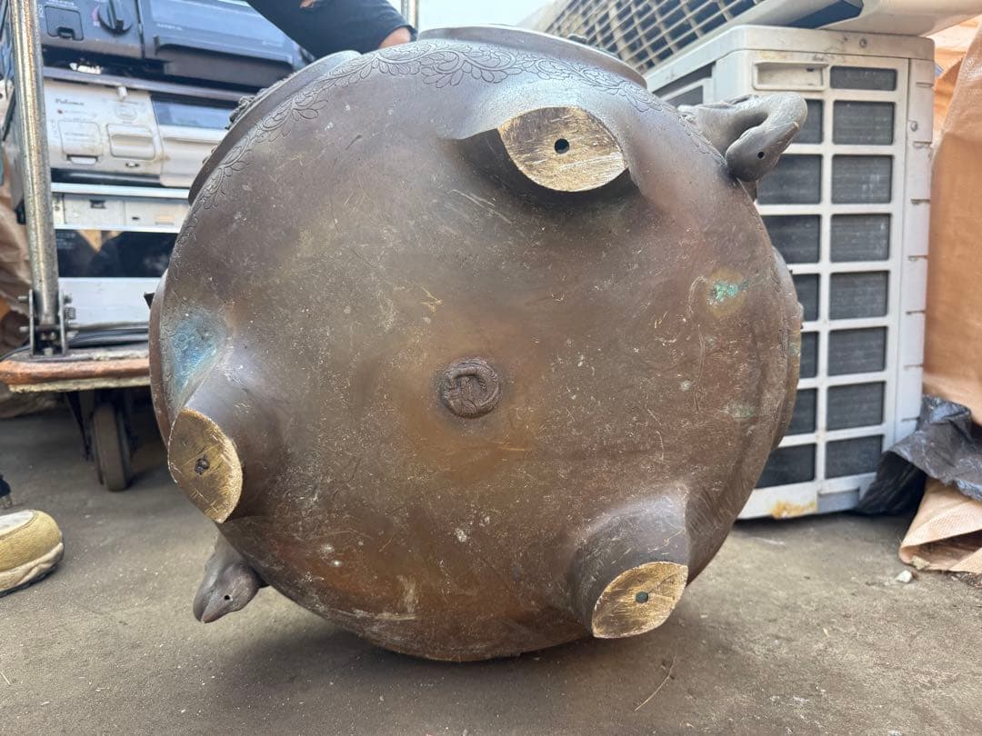 銅製　 花鳥文大火鉢 浮彫 饕餮 獣耳 三足 花鳥 φ39㎝ 重量約24.8㎏