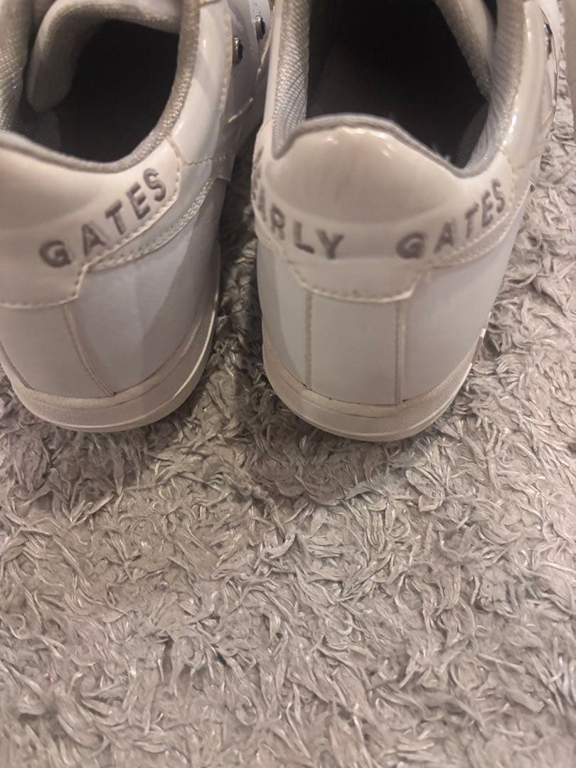 パーリーゲイツ　ホワイト ゴルフシューズ 青いストーン付き