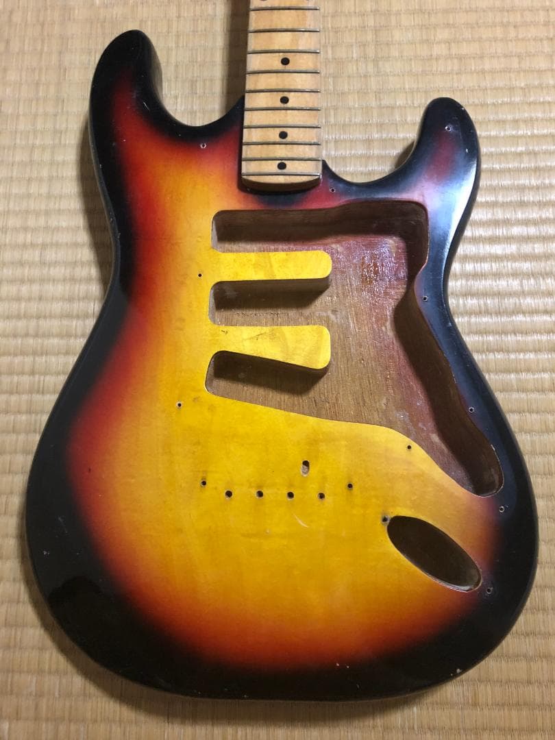 【AXCO】ストラトタイプギター（ハードテイル）