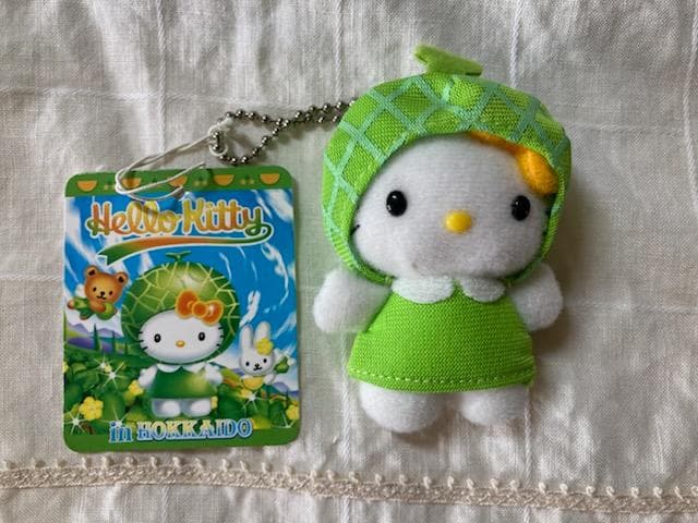 【タグ付き・美品】サンリオハローキティ メロン帽子キーホルダー2004 激レア
