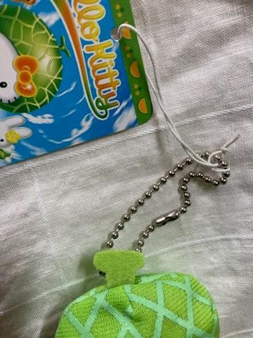 【タグ付き・美品】サンリオハローキティ メロン帽子キーホルダー2004 激レア