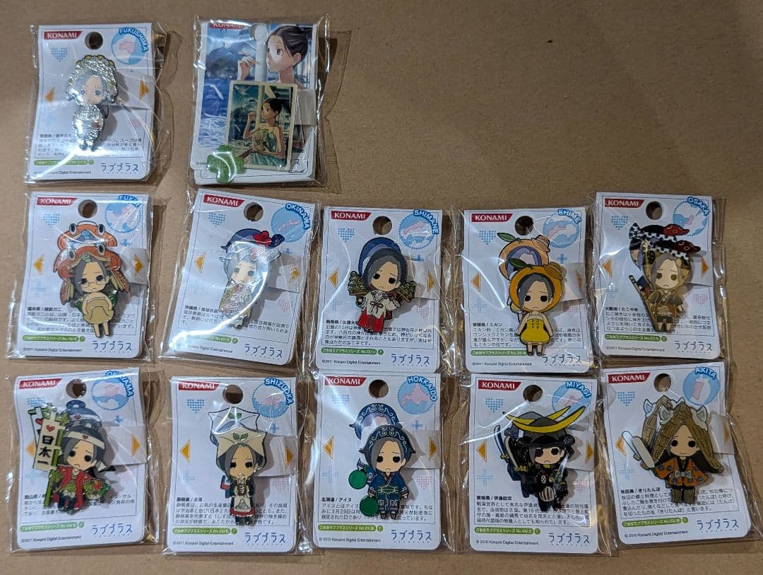 ラブプラス ご当地ピンバッジ等 55個 まとめ売り