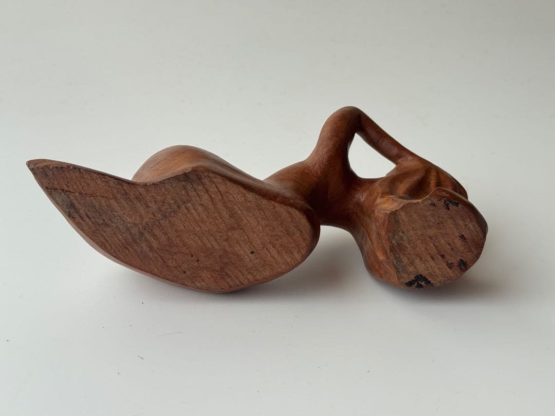 ヴィンテージ 抽象的な木製彫刻 女性の姿 フォークアート ウッドカービング