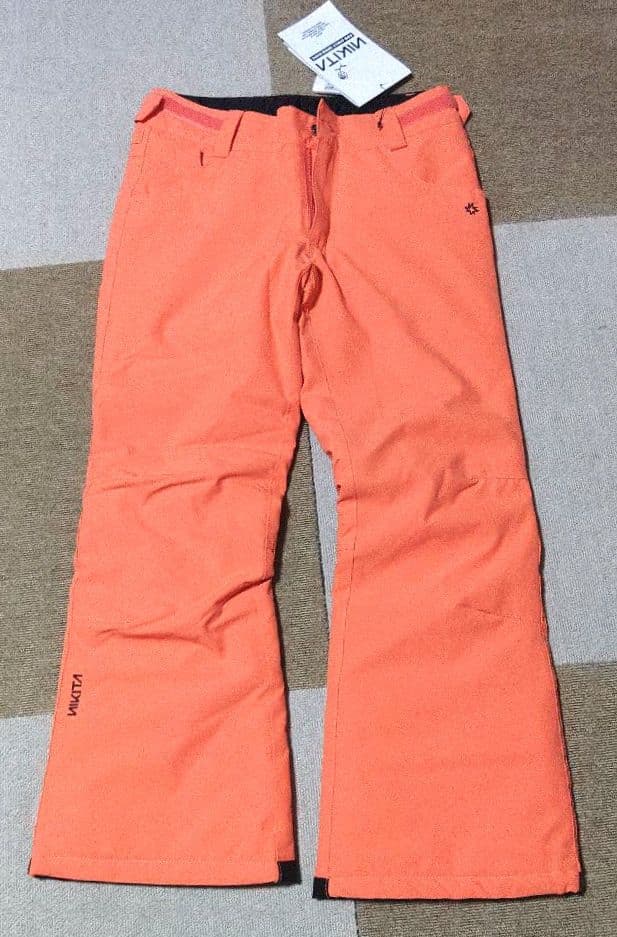 NIKITAスノーボードウェア 花柄 上下セット新品・未使用　 M (150？)