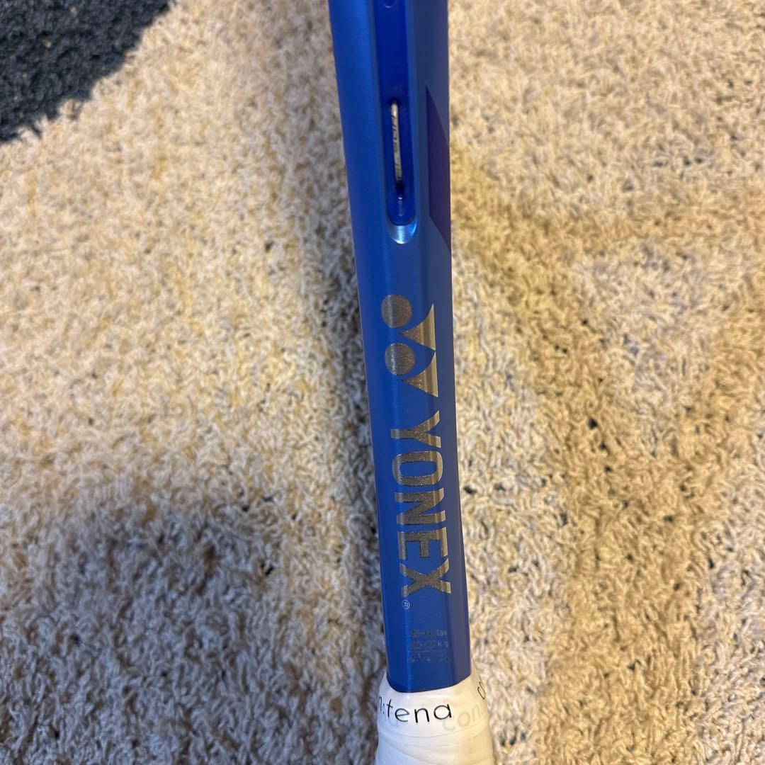 ヨネックス　イーゾーン 100 グリップサイズ2